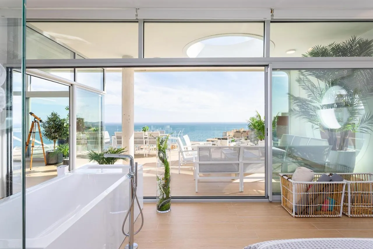 Ensuite Deluxe Jacuzzi & Parking Privado Фуэнхирола