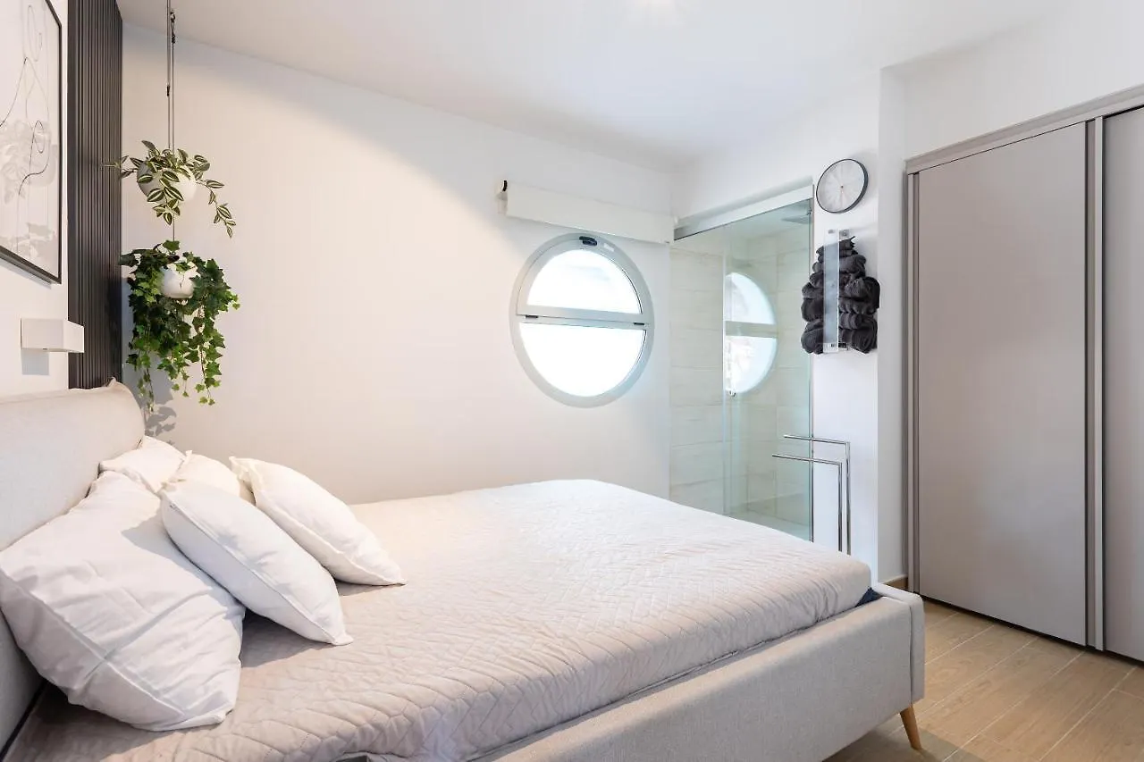 Ensuite Deluxe Jacuzzi & Parking Privado Фуэнхирола 0*,  Испания