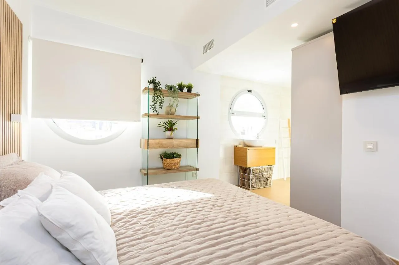 Ensuite Deluxe Jacuzzi & Parking Privado Фуэнхирола 0*,